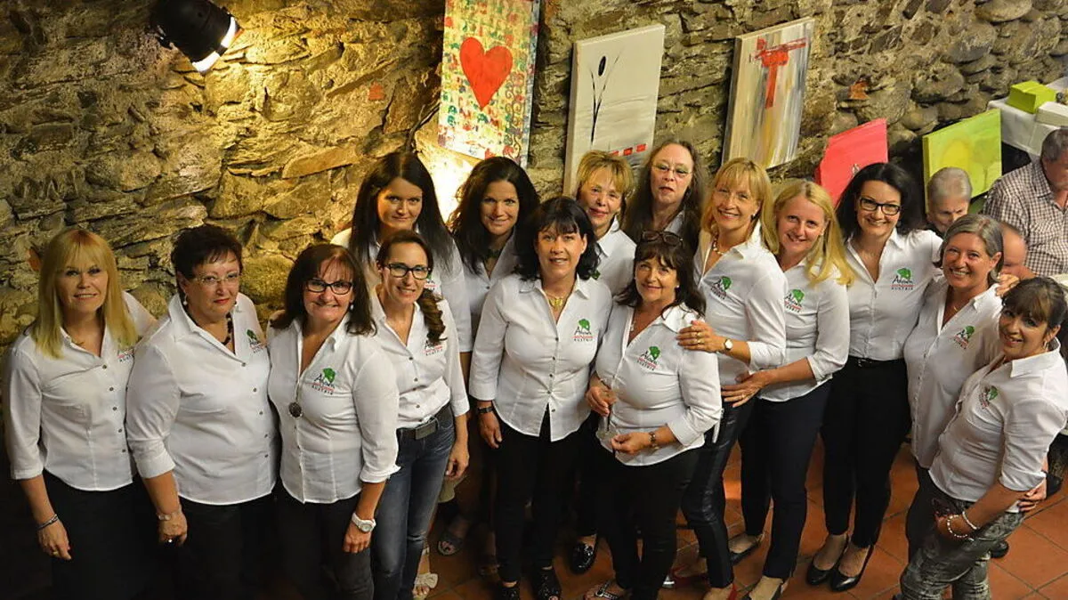 Inge Kogler, Gertrude Taurer, Doris Mößler, Sonja Trojer, Caterina Unterberger, Christiane Forstner-Beck, Sonja Penker, Christine Wernitznig, Anni Thurner, Christiane Schnorpfeil, Gabi Golger-Oberwinkler, Sigrid Panser, Silvia Fister, Evelyn Ebenwalder