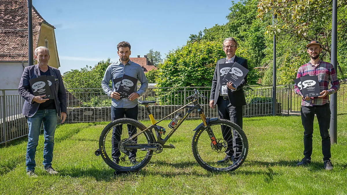 Harald Scherz, steirischer Branchensprecher des Sportartikelhandels, Mountainbike-Koordinator Sportlandesrat Christopher Drexler und Christoph Berger-Schauer vom Lines Mountainbike-Magazin