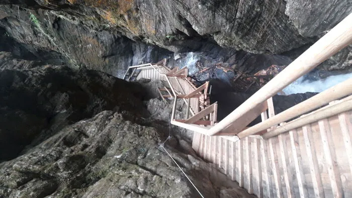 Die hölzerne Steganlage wurde mit großem Aufwand neu gebaut
