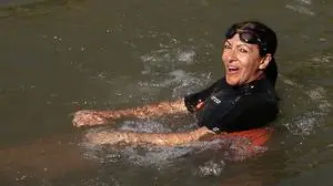 Olympics 2024 Paris Mayor Anne Hidalgo took a swim in the Seine, accompanied by Tony Estanguet in Paris Olympics 2024 Paris Mayor Anne Hidalgo took a swim in the Seine in Paris on July 17, 2024 After a postponement, Paris Mayor Anne Hidalgo finally swam in the Seine on Wednesday, accompanied by organizing committee president Tony Estanguet and ÃŽle de France prefect Marc Guillaume Nine days before the opening of the Olympic Games, the mayor of Paris was able to prove that she had succeeded in her bid to make the Seine swimmable. The pollution control plan will have cost the French state 1,4 billion euros to the French state and local authorities StÃ phane Lemouton Bestimage 2024 Olympics Paris Mayor Anne Hidalgo swam in the Seine in Paris PUBLICATIONxINxGERxAUTxSUIxONLY Copyright: xStephanexLemoutonx/xBestimagexStephanexLemoutonx/xBestimagex