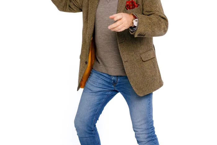 Der Schauspieler und ehemalige Direktor des Wiener Volkstheater: Michael Schottenberg. Er schaut schon ein wenig verzwickt ob der kommenden Aufgaben.