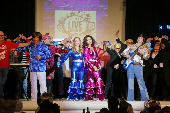Schlussnummer mit einer Abba-Show.