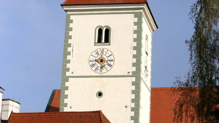 Die Stiftskirche von Eberndorf (Foto) stand am Samstag im Mittelpunkt einer Adelshochzeit.