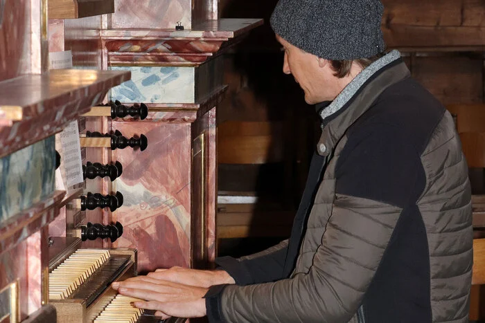Michael Wandaler an der Orgel