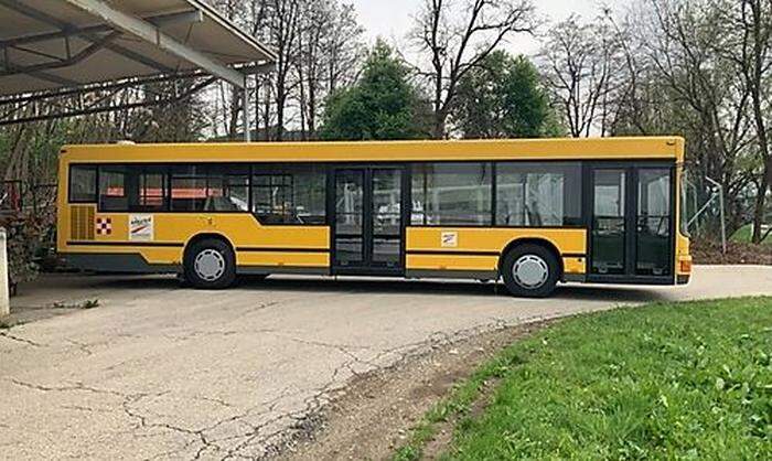 Mindestgebot für den gelben Autobus aus dem Jahr 1996 ist 1000 Euro