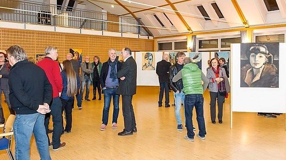 Rund 150 Besucher kamen zur Ausstellungseröffnung in den Dorfhof Markt Hartmannsdorf