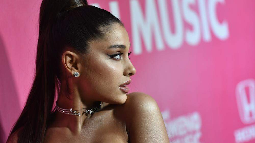 Ariana Grande äußert sich über ihre Schönheit-OPs