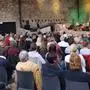 Die Burg Obervoitsberg war stimmungsvolle Kulisse für das Konzert von Jazz-Sängerin Simone Kopmajer