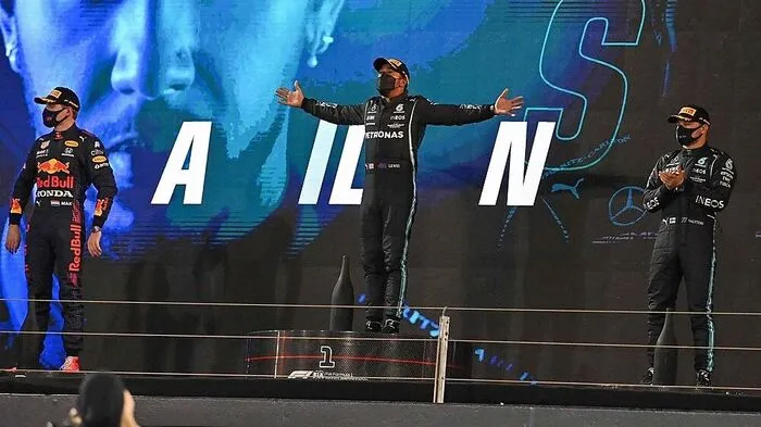  Lewis Hamilton (GBR) - Mercedes-AMG Max Verstappen (NED) - Red Bull Honda Valtteri Bottas (FIN) - Mercedes-AMG  Hier kommen Sie zum Rennbericht!