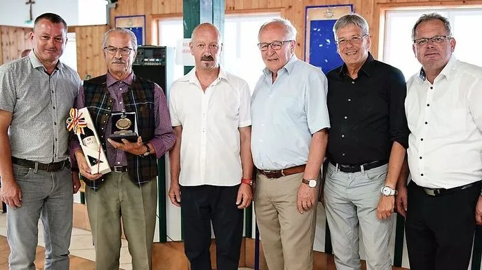 Beste Stimmung herrschte bei der Nudelparty: Günter Leikam, Heinz Keutschegger, Alois Brenner, Karl Bodner, Peter Kaiser und Klaus Köchl (von links)