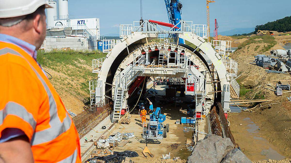 Steht nun auch still: Die Tunnelbaustelle der S7