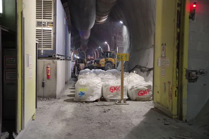 Klicken Sie sich bitte durch die Bilder von der Tunnelbefahrung am 8. Juli am Baulos Fröschnitzgraben