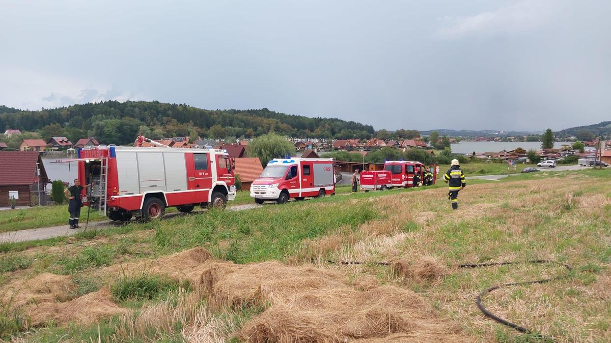 Die FF Wettmannstätten wurde Sonntagnachmittag zu einem Wiesenbrand gerufen