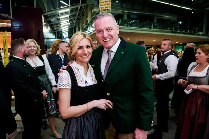 Sabrina und LH Mario Kunasek
