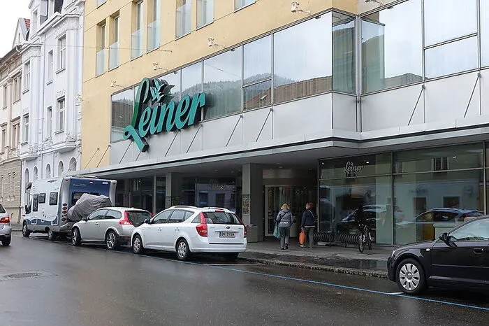 Mit Christoph Hausmann und Rupert Heuberger-Vögl wollen zwei Immobilienentwickler und regional denkende Investoren dem ehemaligen Leiner-Gebäude in Bruck an der Mur neues Leben einhauchen. Mehr dazu.