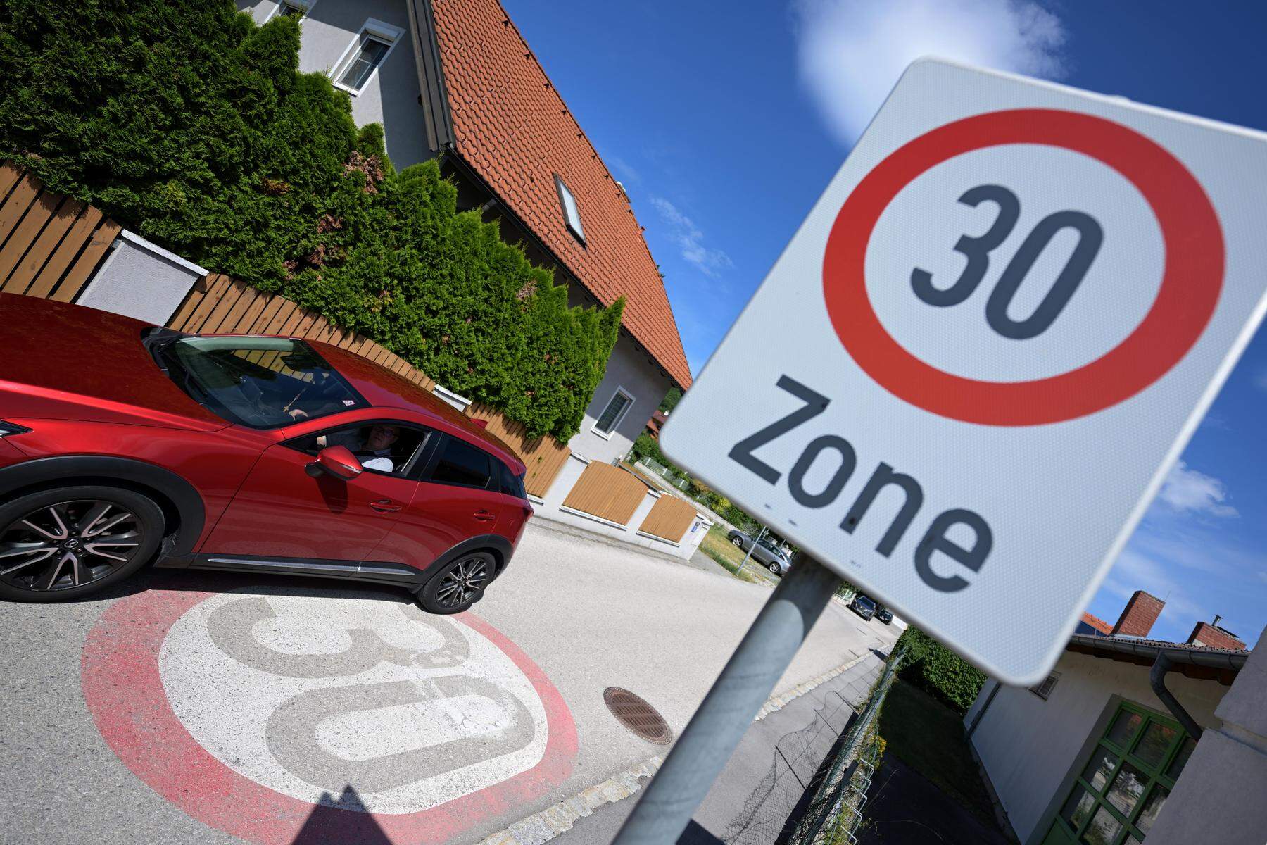 Vor Kindergarten, Altenheim und Co | Bürgermeister dürfen künftig Tempo 30 im Ortsgebiet verordnen