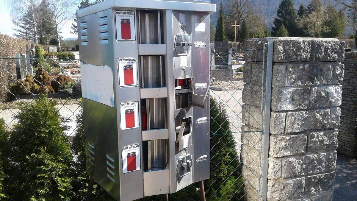 Hier ein aufgebrochener Kerzenautomat (Sujet). In Knittelfeld wurde gleich zwei ganze Automaten entwendet