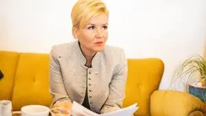 Sandra Wassermann begrüßte Mitglieder des Gemeinderatsklubs der FPÖ Villach unter anderem im Stadtsenatssaal