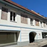 Was soll mit den historisch belasteten Fresken Switbert Lobissers in Wolfsberg passieren?