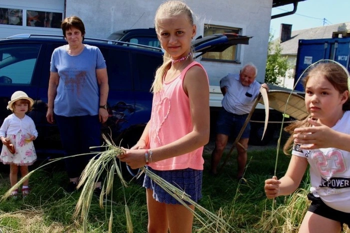Die Kinder waren erstaunt, wieviel Arbeit in einem "Troad-Mandl" steckt.