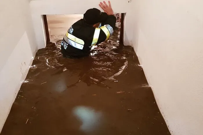 Sie waren von eindringenden Wassermassen überrascht worden.