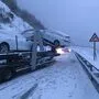 Der polnische Lkw war ohne Schneeketten unterwegs