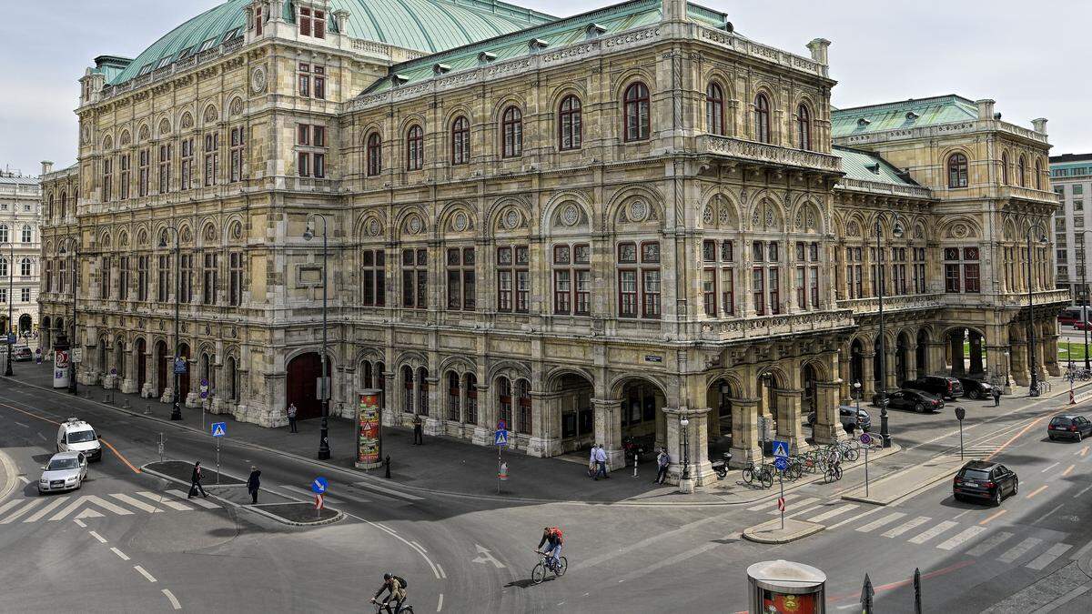 Die Wiener Staatsoper, gesehen von der Terrasse der Albertina
