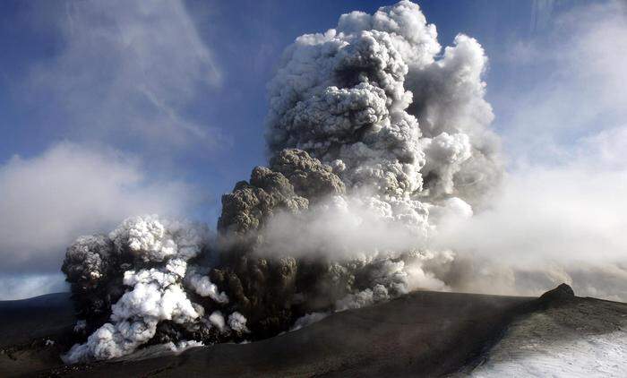 Legte 2010 mit seiner monumentalen Aschewolke den Flugverkehr in weiten Teilen Nord- und Mitteleuropas über Wochen lahm: der Eyjafjallajökull