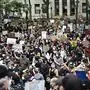 Protesters demonstrate on June 2, 2020, during a "Black Lives Matter" protest in New York City. - Anti-racism protests have put several US cities under curfew to suppress rioting, following the death of George Floyd while in police custody. (Photo by Johannes EISELE / AFP)