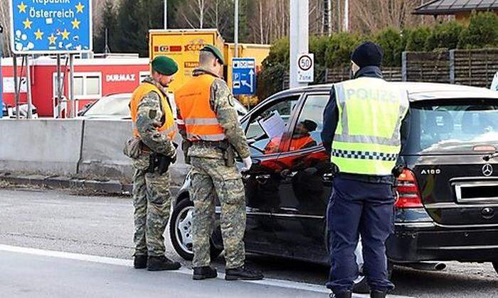 Steirische Soldaten bei Grenzkontrollen in Salzburg