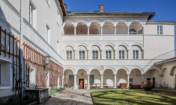 Das Kloster Wernberg ist Ausgangspunkt des Slow Trail, der zur Drauschleife führt