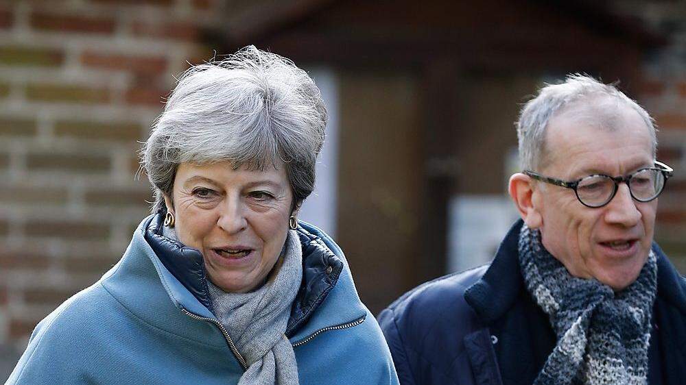 Theresa May und ihr Mann Philip nach dem sonntägigen Kirchgang 