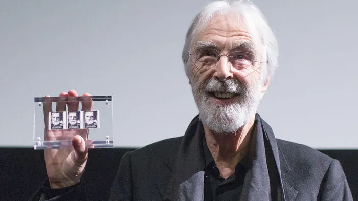 Seine Filme machten ihn weltberühmt: Michael Haneke. Sein letzter Film "Amour" wurde u.a. mit dem Auslandsoscar, dem Golden Globe oder der Goldenen Palme in Cannes ausgezeichnet.