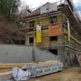 Die Bauarbeiten am Haus laufen auf Hochtouren, Ende Oktober sollen sie fertig sein	