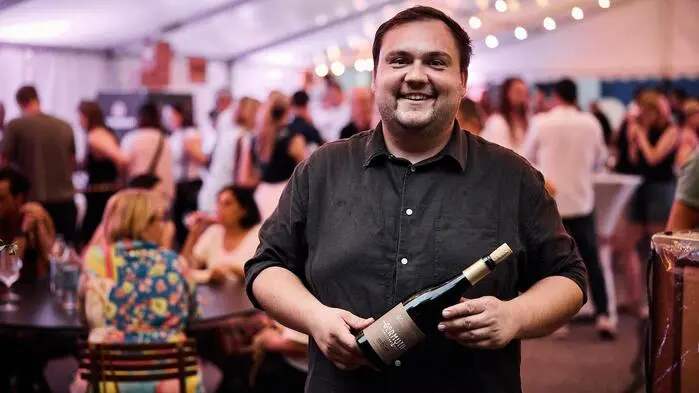 Stefan Germuth präsentierte bei „Wein unter Freunden“ auf dem Familienweingut Oberer Germuth den neuen Jahrgang der SIEME-Weingüter