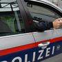 Die Polizei hielt in Villach einen 16-Jährigen an, der unbefugt ein Fahrzeug lenkte (Symbolfoto)