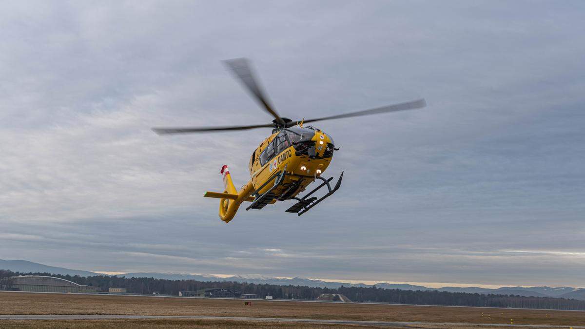 Der Rettungshubschrauber &quot;Christopherus 15&quot; brachte das Mädchen in eine Spital. 