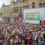 Public Viewing lockt in der Regel zigtausende Menschen an