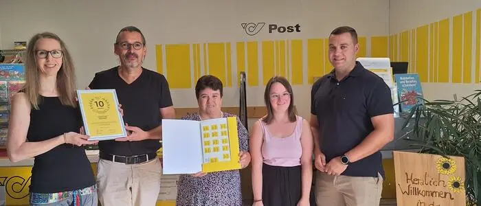 Daniela Schober, Assistentin bei LNW Lebenshilfe NetzWerk mit Andreas Weber, Postpartner-Betreuer der Österreichischen Post, die Kundinnen Sonja Formaier und Angelika Marbler und David Tischler, Bürgermeister von Deutsch Goritz