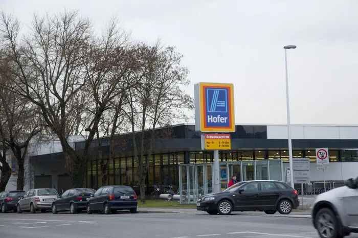 Bereits 2011 haben sich Architekturstudenten an der TU Graz mit dem Thema urbane Nachverdichtung beschäftigt. Diesen Supermarkt in der Plüddemanngasse ...