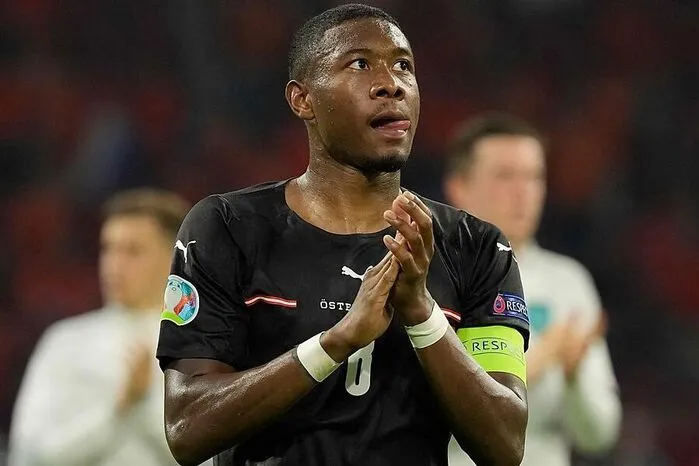 David Alaba: 3 Als Abwehrchef wieder souverän – bis auf die Elfmeterszene in der Anfangsphase, der eine Unkonzentriertheit bei derBallmitnahme vorausging. Ansonsten Zweikampfstark und auch als Führungsspieler solide, später offensiv im Einsatz.