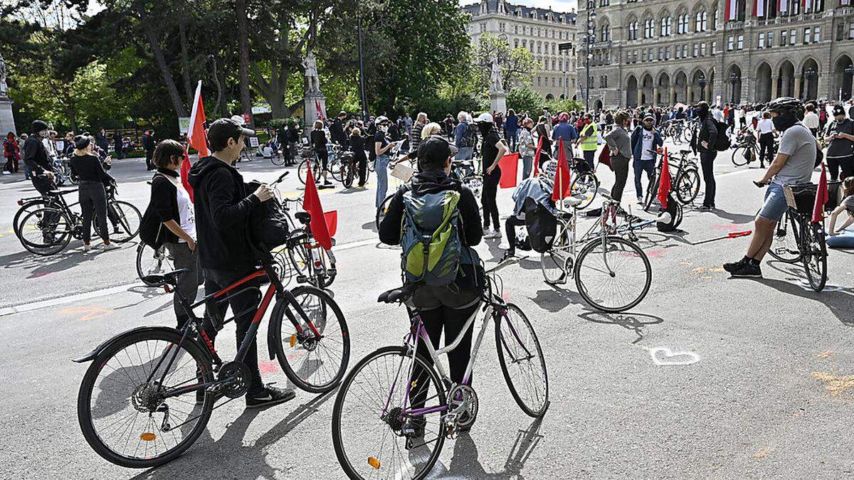 Demo &quot;Mayday&quot; auf dem Wiener Rathausplatz. Kurz danach kam es zum Vorfall.