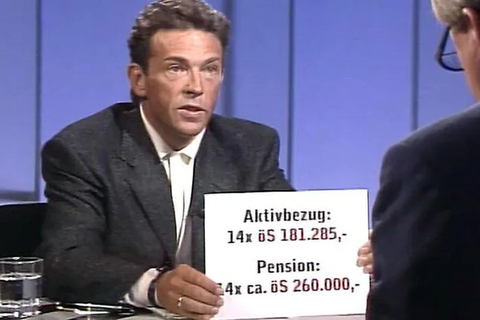 1994 "erfand" FPÖ-Chef Jörg Haider in der Wahlkampfkonfrontation mit SPÖ-Bundeskanzler Franz Vranitzky das bis heute beliebte Taferl. 