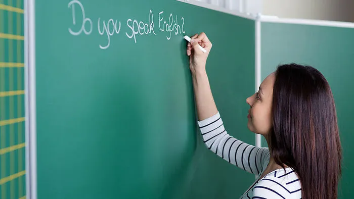 Nicht nur Schüler, sondern auch Lehrer fühlen sich von den hohen Anforderungen an die Aussprache im Englischunterricht eingeschüchtert