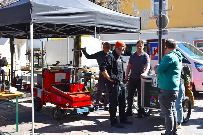 Auch eine Fahrradbörse mit Reparatur-Service-Point bereicherte den Markt.