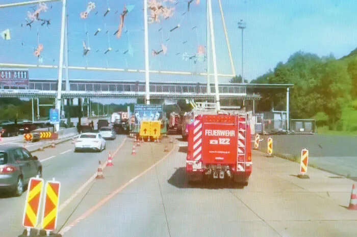 Beim Grenzübertritt von Slowenien nach Österreich wurden die „Florianis“ vom Bereichsfeuerwehrverband Leibnitz und von der Feuerwehr Leibnitz nach „Feuerwehrart“ gebührend empfangen.