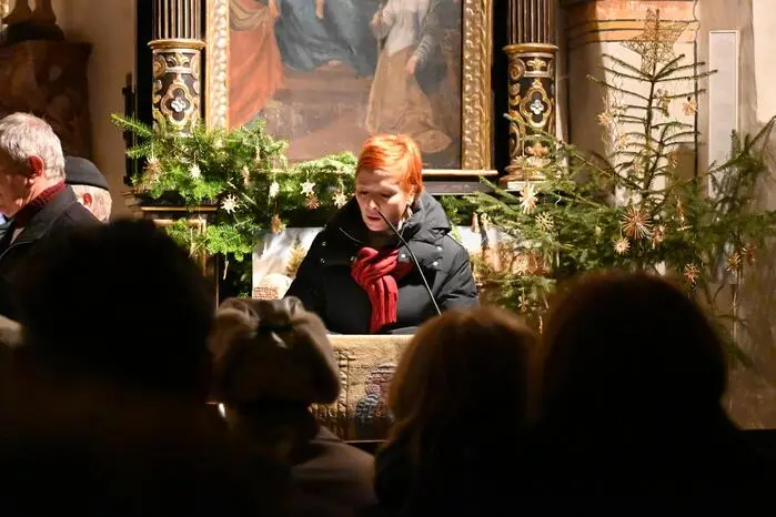 Mit stimmigen Gedichten wurden die musikalischen Darbietungen von der Sprecherin Birgit Bergner begleitet.