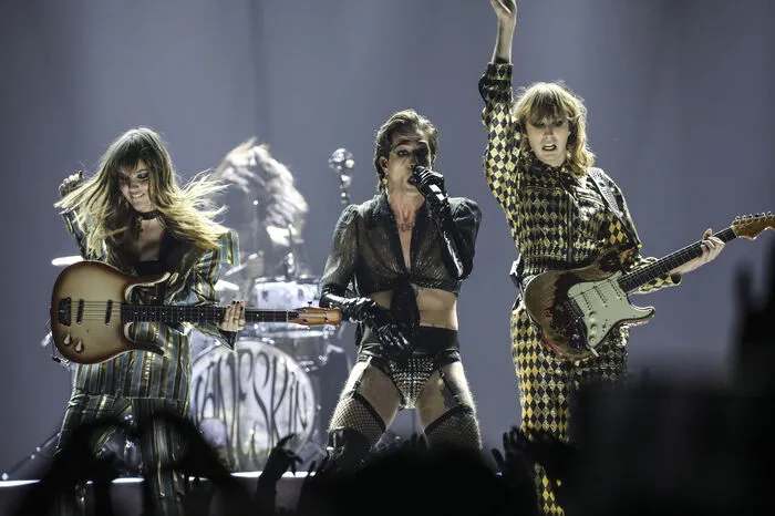 Zur besten Rockgruppe wurden die italienischen Song-Contest-Gewinner Maneskin gekürt. Die Band setzte sich gegen weitere Nominierte wie Coldplay, Foo Fighters, Imagine Dragons, Kings Of Leon und The Killers durch.