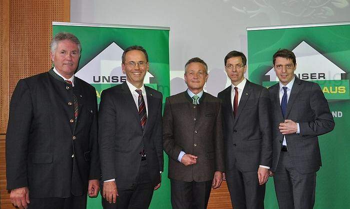 Bei der Generalversammlung von „Unser Lagerhaus“: Robert Lutschounig, Arthur Schifferl, Klaus Josef Lutz, Peter Messner und Georg Messner