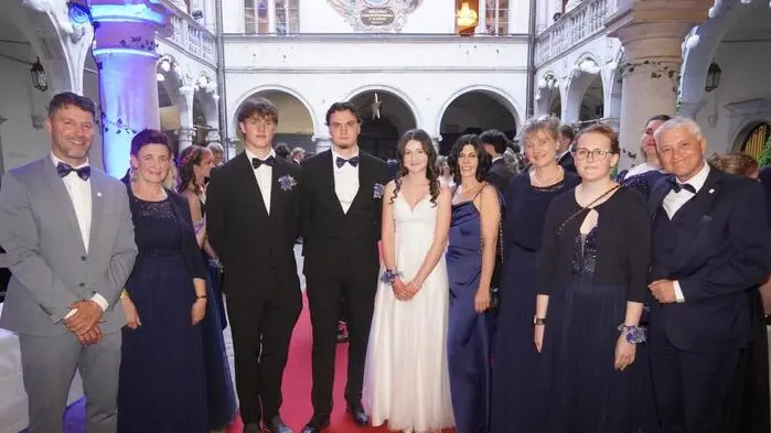 Martin Penker, Gudrun Brunner, Florian van der Haven, Elias Glabutschnig, Lorena Dorfer, Melanie Lang, Renate Auer, Anna-Maria Hametner und

Adolf Lackner